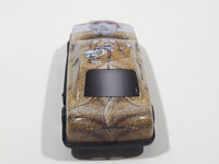Unknown Brand Bulldog Themed Light Brown and White Thin Metal Die Cast Toy Car Vehicle