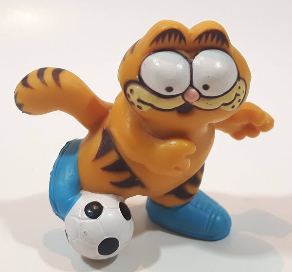 Vintage 1978 1981 United Features Syndicate Garfield King A Soccer Ball 2 1/4" Tall PVC Toy Figure Made in Hong Kong