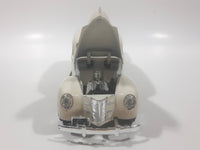 Motor Max No. 68065 1940 Ford Sedan Delivery Cream White 1:24 Scale Die Cast Toy Car Vehicle with Opening Hood and Rear Door 7 3/4" Long