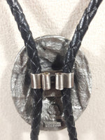 1987 Siskiyou Western Horse Head Outlined in Rope Pewter Metal Oval Shaped Black Draw String Bolo Tie