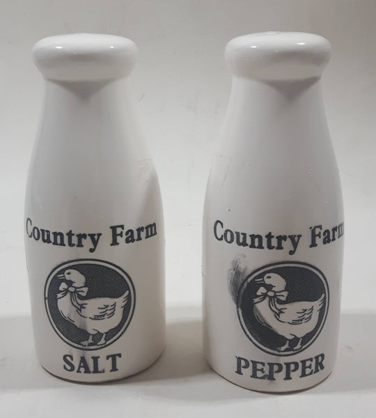 Country Farm 4 1/2" Tall Ceramic Salt and Pepper Shaker Set