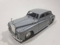 Polistil S 34 Rolls Royce Silver Cloud 1/30 Scale Die Cast Toy Car Vehicle with Opening Doors, Hood, and Trunk Missing Parts