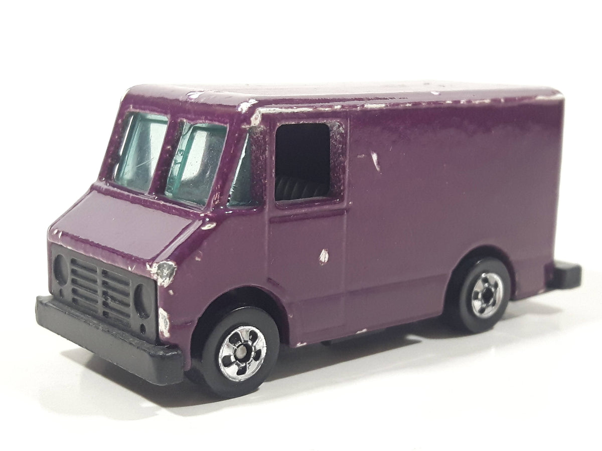 1990 Hot Wheels Color Racers II Letter Getter Maroon Mail Truck Die Ca ...