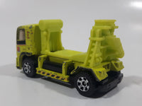 2010 Matchbox Construction Trucks Cement Mixer 2006 Fluorescent Yellow Die Cast Toy Car Vehicle