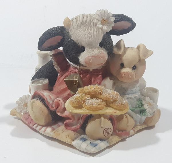 1993 Enesco Mary's Moo Moos "Cookies Are For Sharing" 2 7/8" Tall Resin Figurine 627739