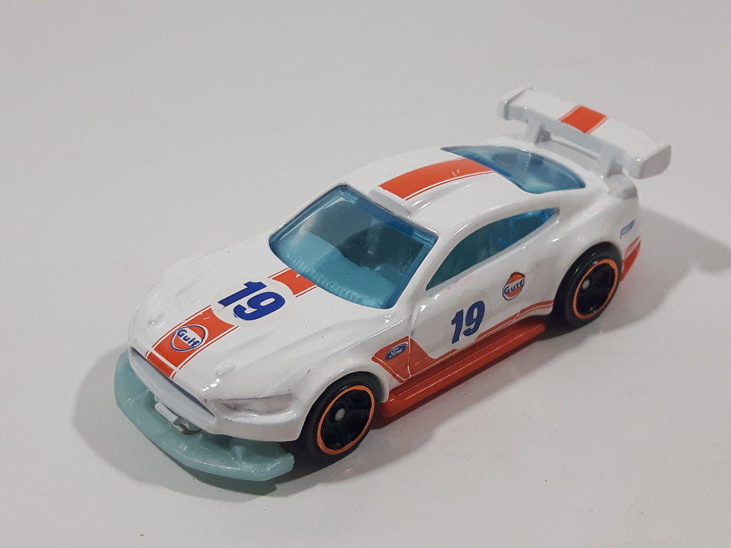 2019 Hot Wheels Muscle Mania Custom '18 Ford Mustang GT Gulf White Die ...