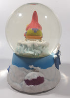 2006 Viacom SpongeBob SquarePants Windup Musical 5 1/2" Tall Glass and Resin Snow Globe Plays "Jingle Bells"