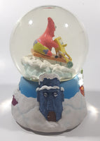 2006 Viacom SpongeBob SquarePants Windup Musical 5 1/2" Tall Glass and Resin Snow Globe Plays "Jingle Bells"