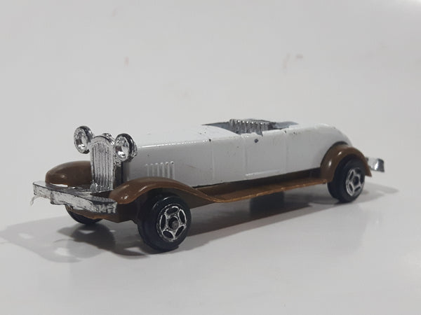 Unknown Brand Antique Classic Car White with Brown Fenders Die Cast Toy Car Vehicle