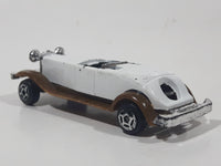 Unknown Brand Antique Classic Car White with Brown Fenders Die Cast Toy Car Vehicle