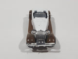 Unknown Brand Antique Classic Car White with Brown Fenders Die Cast Toy Car Vehicle