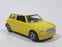 Motor Max No. 6057 2001 Mini Cooper Yellow with White Roof Die Cast Toy Car Vehicle