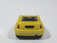 Motor Max No. 6057 2001 Mini Cooper Yellow with White Roof Die Cast Toy Car Vehicle