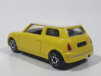 Motor Max No. 6057 2001 Mini Cooper Yellow with White Roof Die Cast Toy Car Vehicle