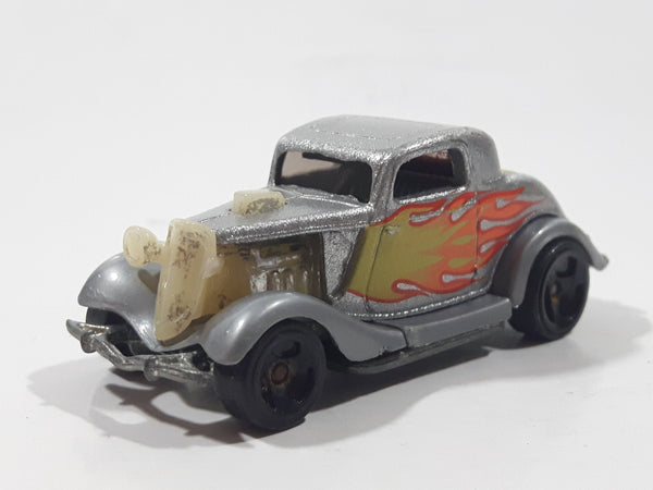 1995 Hot Wheels 3-Window '34 Silver Die Cast Toy Car Hot Rod Vehicle
