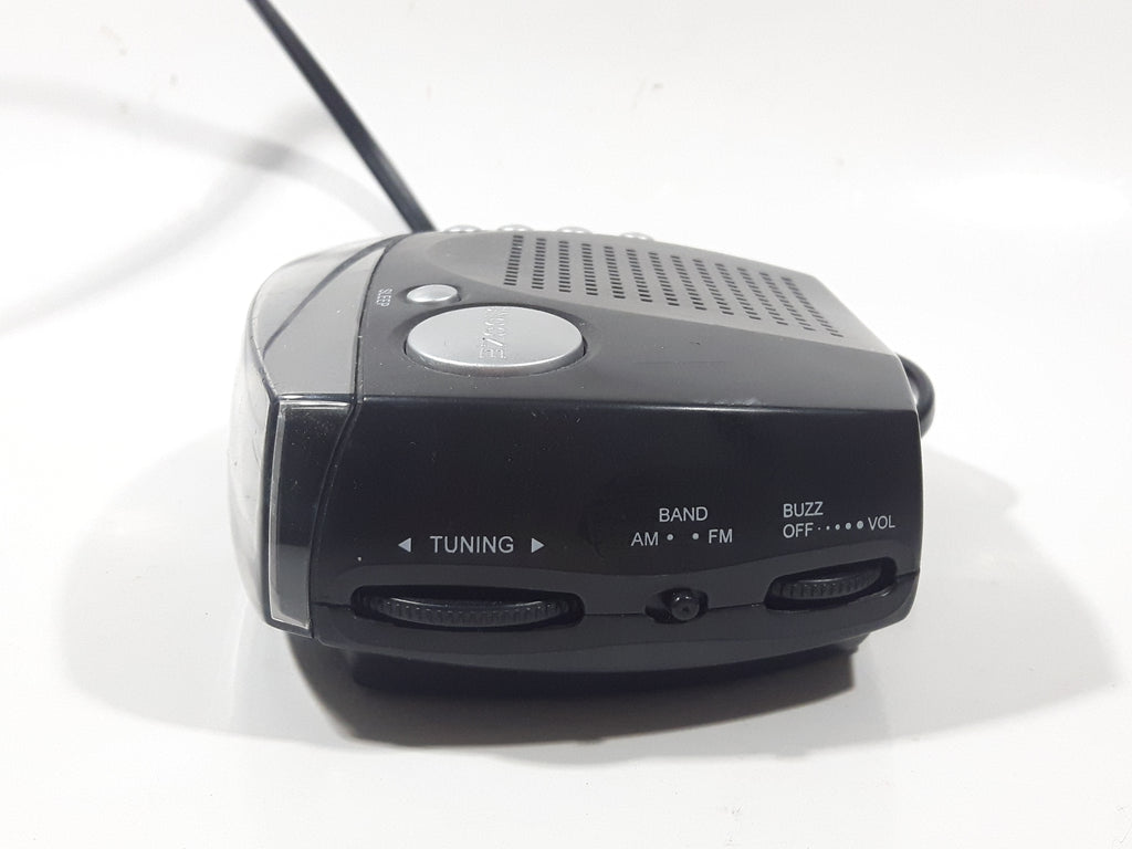 2002 Durabrand Digital Alarm Clock AM/FM Radio Model DCR6002 Treasure