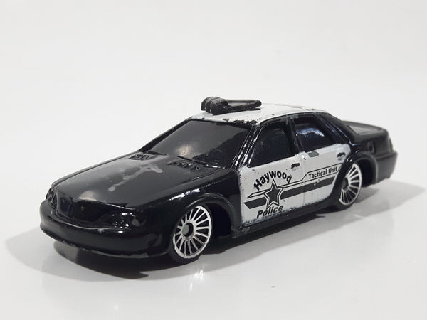 2005 Maisto Ford Interceptor Haywood Police Tactical Unit 1035 Black and White Die Cast Toy Police Officer Cop Vehicle