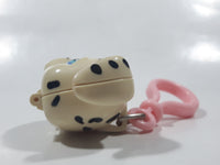 2004 Hasbro OddzOn White Spotted Dog 2 3/8" Wide Plastic Opening Keyring Clip