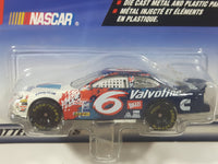 1999 Hot Wheels Pro Racing NASCAR #6 Mark Martin Valvoline Red White Blue Die Cast Toy Car Vehicle New in Package