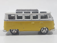 2002 Johnny Lightning Volkswagen 21 Window Bus Yellow Die Cast Toy Car Vehicle