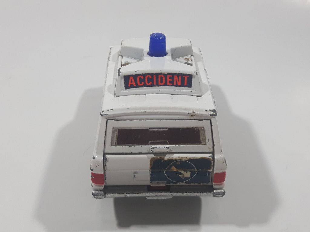 Vintage Corgi Whizz Wheels Vigilant Ranger Rover Ambulance White Die C ...