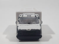 Maisto Ambulance White Die Cast Toy Emergency Response Rescue Vehicle