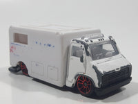 Maisto Ambulance White Die Cast Toy Emergency Response Rescue Vehicle