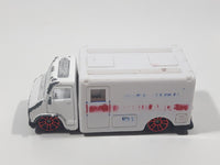 Maisto Ambulance White Die Cast Toy Emergency Response Rescue Vehicle