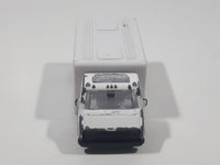 Maisto Ambulance White Die Cast Toy Emergency Response Rescue Vehicle