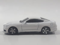 Maisto 2015 Ford Mustang GT White Die Cast Toy Car Vehicle