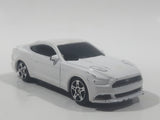 Maisto 2015 Ford Mustang GT White Die Cast Toy Car Vehicle