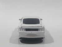 Maisto 2015 Ford Mustang GT White Die Cast Toy Car Vehicle