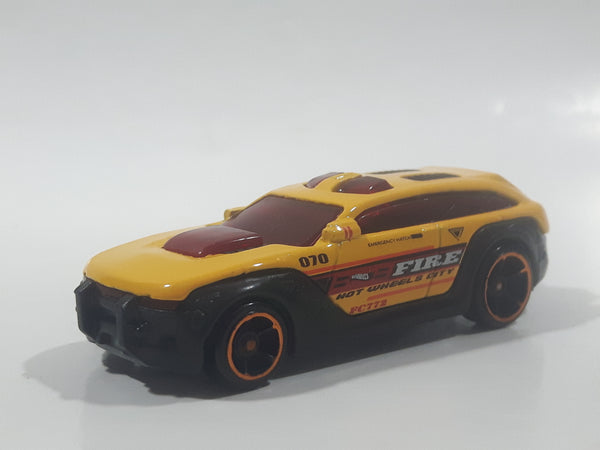 2014 Hot Wheels City Rescue HW Pursuit Yellow Die Cast Fire Rescue Toy Car Vehicle