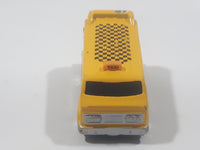 Maisto Vantasy Van Cruisin' Taxi Cab Yellow Die Cast Toy Car Vehicle