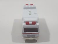 1996 Tomy Tomica No. 118 Super Ambulance White Die Cast Toy Car Vehicle with Slide Out Sides