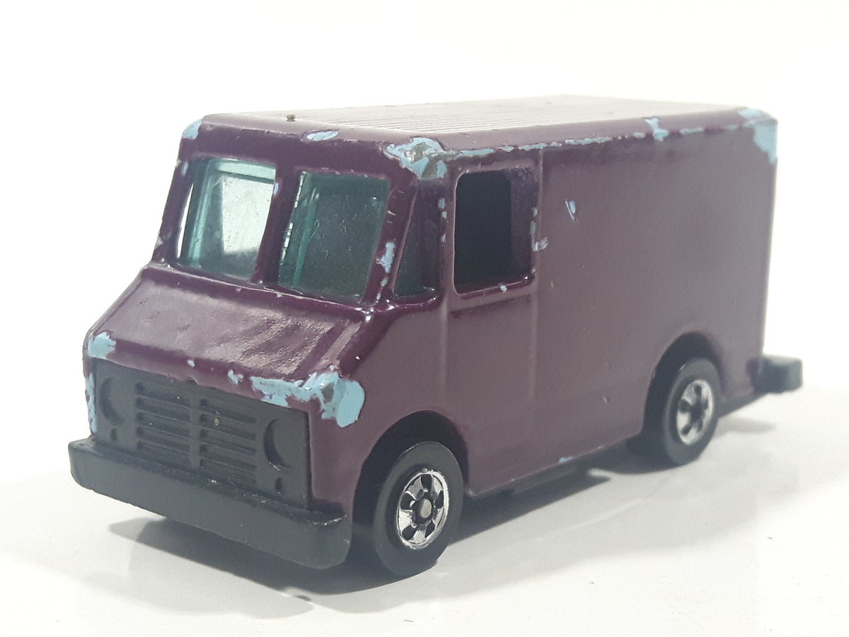 1990 Hot Wheels Color Racers II Letter Getter Maroon Mail Truck Die Ca ...