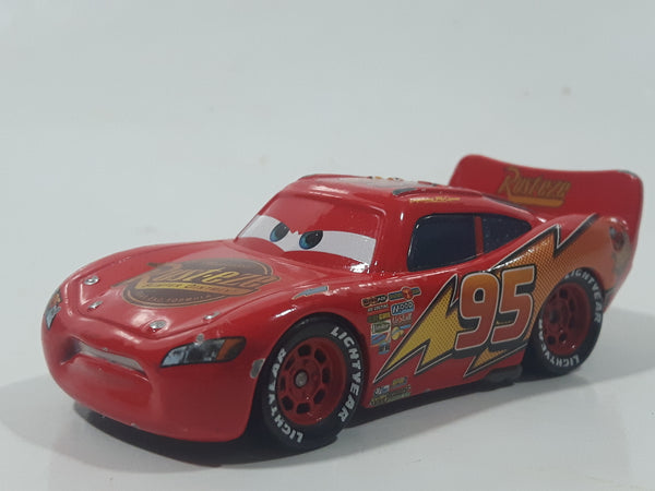 Disney Pixar Cars Lightning McQueen #95 Red Die Cast Toy Race Car Vehicle H6046