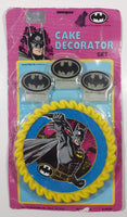 1991 Unique Industries DC Comics Batman Returns Cake Decorator Set Wax Candles and Center Piece New in Package