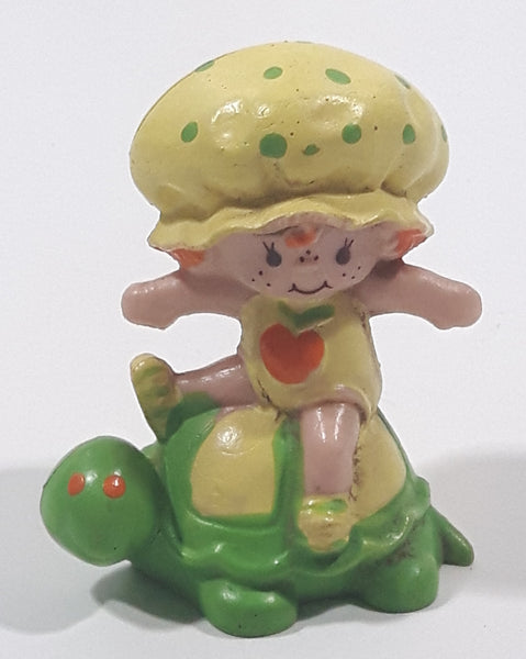 Vintage 1981 A.G.C. Kenner Strawberry Shortcake Apple Dumplin and Tea Time Turtle 1 3/4" Tall Toy Figure