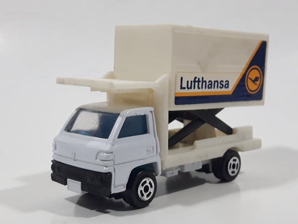 RealToy Lufthansa Airline Catering Airplane Loading Scissor Lift Container Truck White Die Cast Toy Car Vehicle
