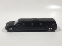 Maisto Playerz Luxury Lincoln Navigator Limousine Black 1/64 Scale Die Cast Toy Car Vehicle