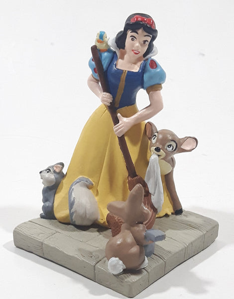 Classics The Disney Store Snow White and the Seven Dwarfs 3 1/2" Tall PVC Toy Figure