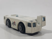 Welly No. 9513 JAL Japanese Airlines Airport Ground Support Airplane Towing Vehicle White Die Cast Toy Car Vehicle