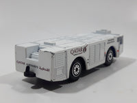 Rare RealToy Qatar Airways Airport Ground Support Airplane Towing Vehicle White Die Cast Toy Car Vehicle