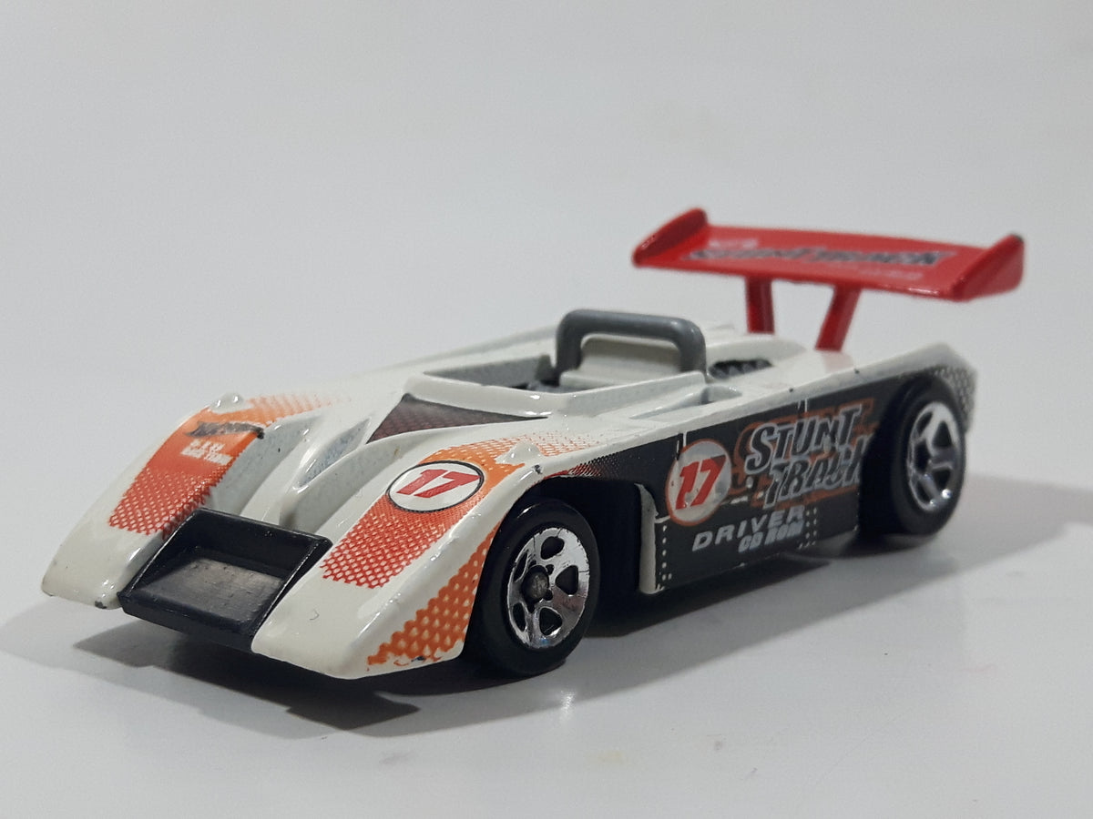 2000 Hot Wheels CD Customs 17 Shadow Mk IIa White Die Cast Toy Car Ve 2000 hot wheels cd customs 17 shadow mk iia white die cast toy car ve